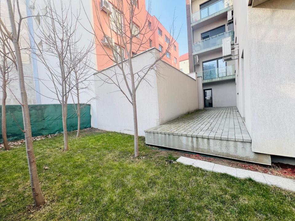 Inchiriere Apartament 3 camere ,zona Aviatorilor ,strada Emanoil Porumbaru ,nr 82 ,2.300 € /luna 