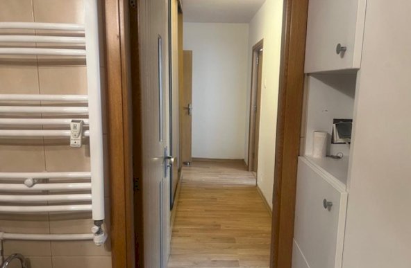 Apartament 4 camere Vergului- Spitalul Malaxa. 