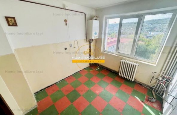 3 camere decomandat zona Alexandru cel Bun-Pta Voievozilor