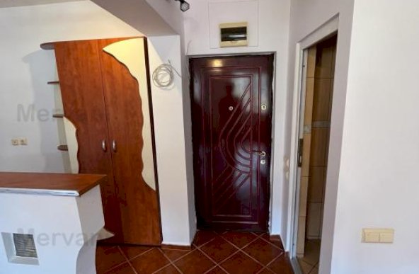 Apartament cu 3 camere de vânzare în Sinaia - Zona Hotel International