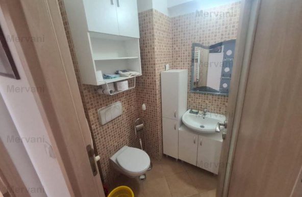 Apartament cu 3 camere de vânzare în Sinaia