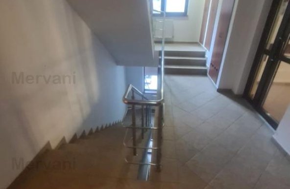 Apartament cu 2 camere de vânzare în Sinaia