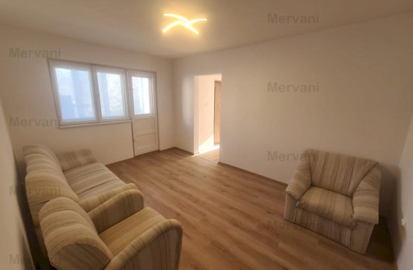 Apartament cu 3 camere de vânzare în Breaza - Zona Centrală