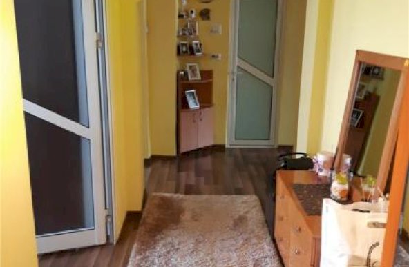 Apartament 2 cam ultracentral Ploiesti