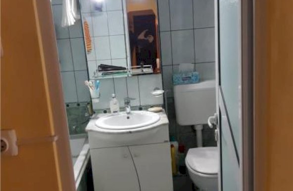 Apartament 2 cam ultracentral Ploiesti