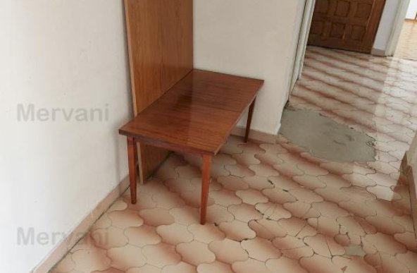 Apartamentcu 3 camere de vânzare in Câmpina - zona centrală