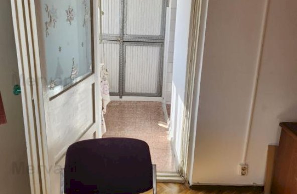 Apartamentcu 3 camere de vânzare in Câmpina - zona centrală