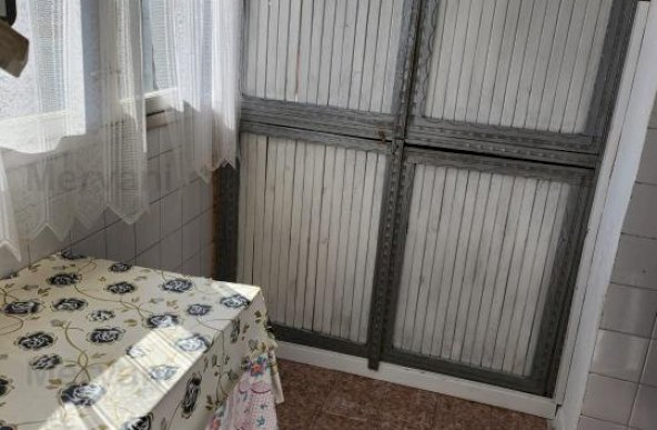 Apartamentcu 3 camere de vânzare in Câmpina - zona centrală