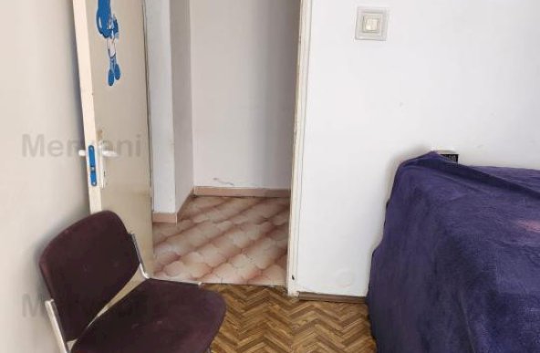 Apartamentcu 3 camere de vânzare in Câmpina - zona centrală