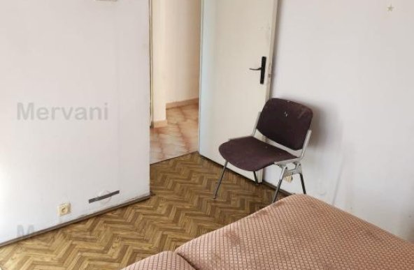 Apartamentcu 3 camere de vânzare in Câmpina - zona centrală