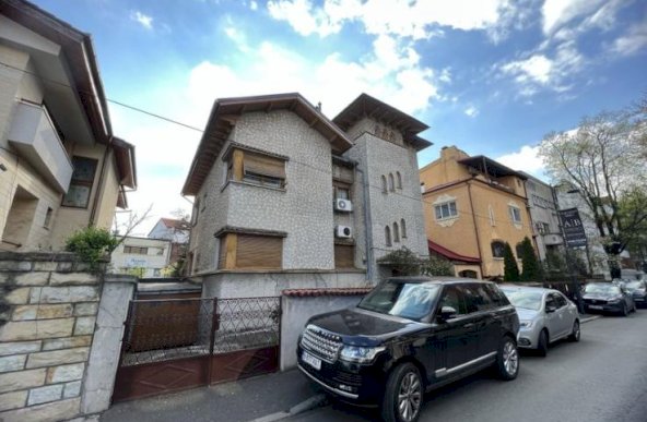 Vila Primaverii 300 mp utili teren 250 mp