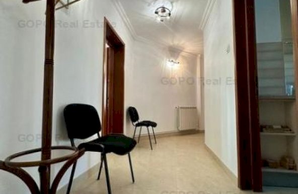 Inchiriere apartament 3 camere pentru firma - zona Decebal