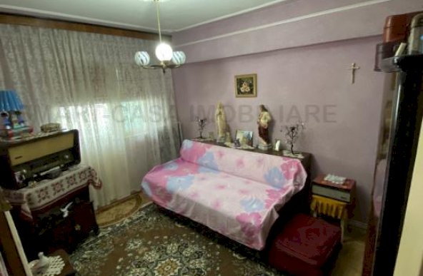 Apartament 3 camere Dacia