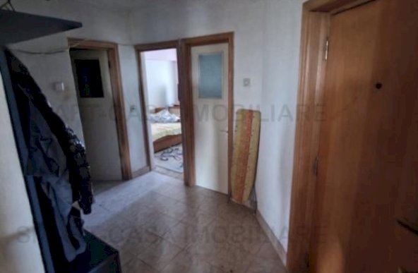 Apartament 3 camere Centru-Hala Centrala