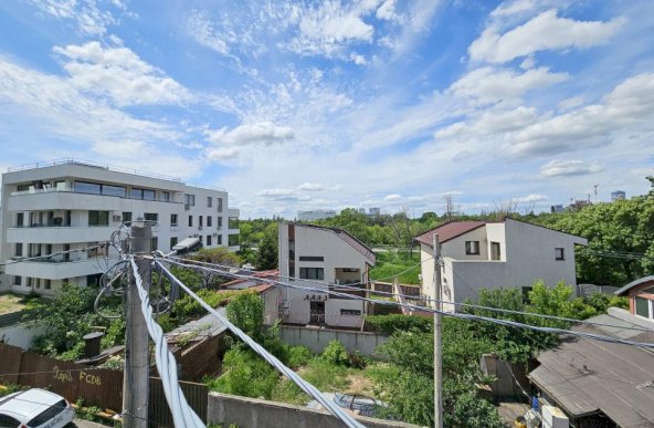 Zona Nord Petricani vila 4 camere constructie noua