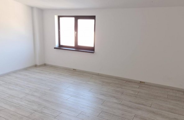 Drumul intre Tarlale spatiu de birouri 400 mp