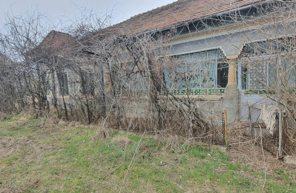 Vanzare casa/vila 6 camere Aluta, Slatina