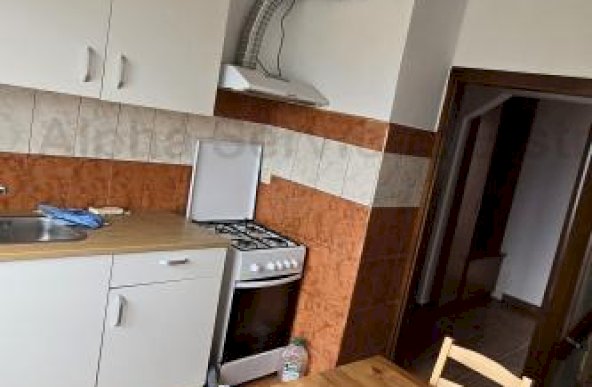 Apartament 3 camere de vânzare pe strada Fântânele