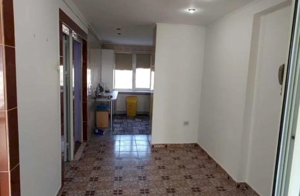 Apartament 3 camere decomandat Podu Ros 