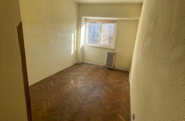 Apartament 4 camere Decomandat Etaj Intermediar Galata