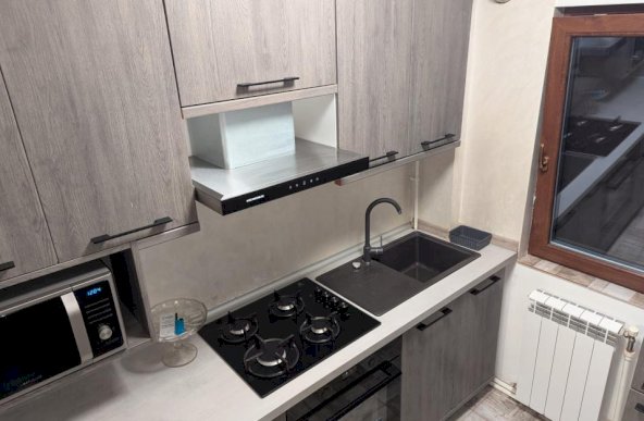 Apartament 2 camere, etaj intermediar LUX