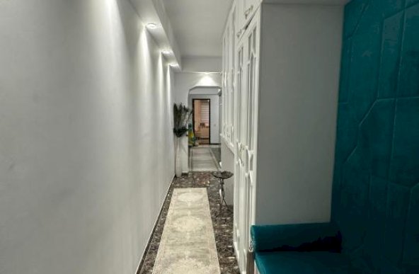 Apartament 3 camere Capat Cug Bloc Nou