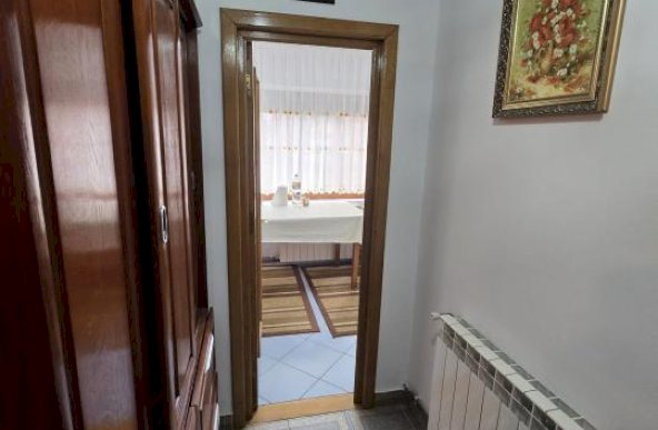 Apartament Piata unirii. etajul 1. complet renovat