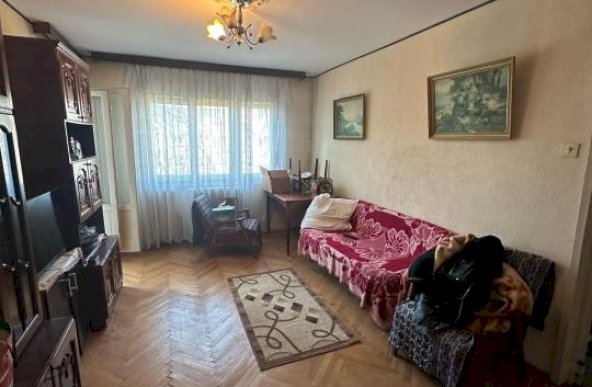 Apartament 3 camere Podu Ros-Primaverii 