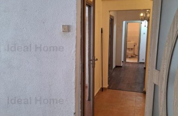 Apartament 3 camere decomandat baza Pod Nicolina 107.000