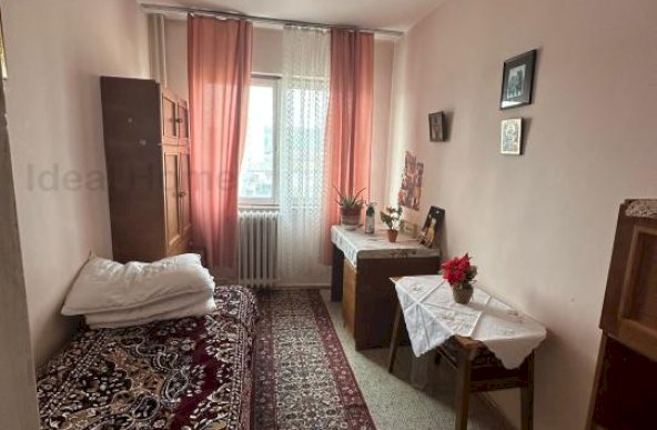 Apartament 3 Camere Decomandat Mirceal Cel Batran Etaj intermediar