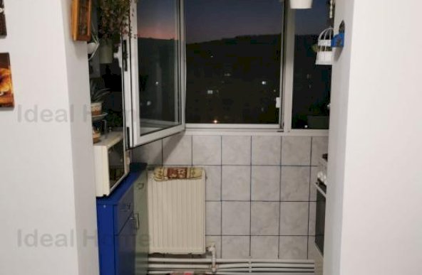 Apartament 3 camere, 2 bai 3 balcoane. Zona Zimbru, tigarete