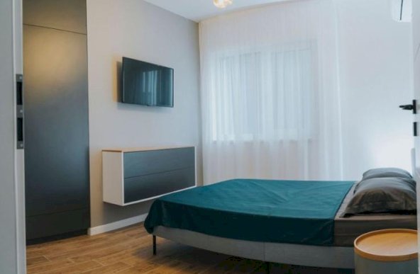 3 camere, ultracentral, Oradea. 800 Euro/lună + TVA. Comision 0