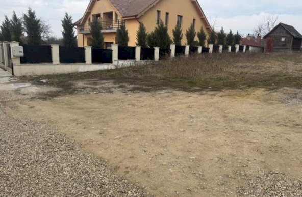 Teren Paleu 681 MP, preț 43.000€ vedere panoramică spre lac