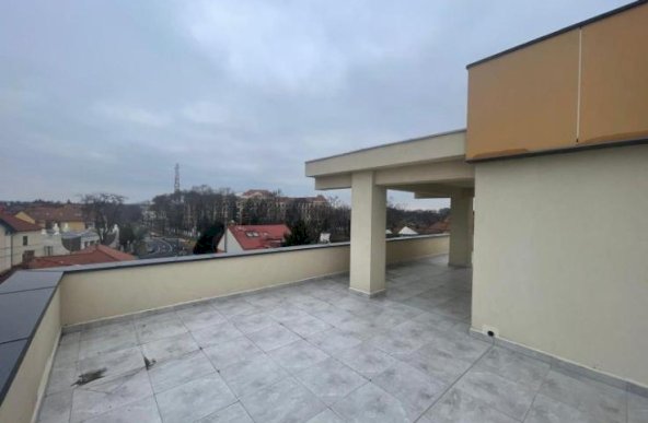 PENTHOUSE ULTRACENTRAL TRIPLA ORIENTARE 243 MP-PRET 278.000 EURO+TVA