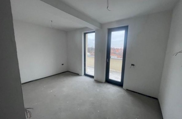 PENTHOUSE ULTRACENTRAL TRIPLA ORIENTARE 243 MP-PRET 278.000 EURO+TVA