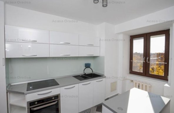 Apartament ultracentral, 4 cam, priveliște, Oradea. 600 E. Comision O.