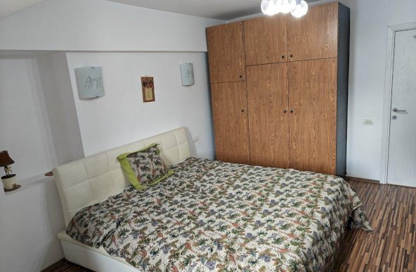 Inchiriez apartament 2 camere, zona Unirii, mobilat si utilat, decomandat