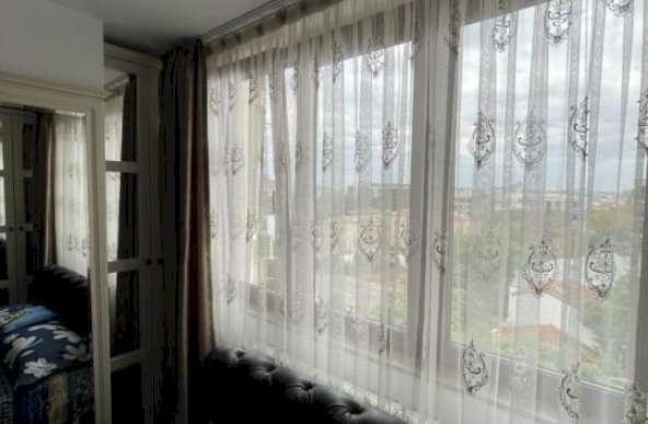 Inchiriez apartament 3 camere, zona Piata Alba Iulia, decomandat, centrala si loc de parcare