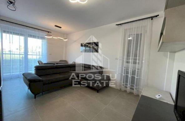 Apartament  de lux cu 3 camere si gradina proprie, in zona Soarelui