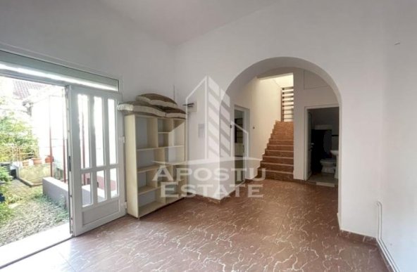 Spatiu pentru birouri, 4 camere, Zona Maria