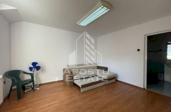 Spatiu pentru birouri, 4 camere, Zona Maria