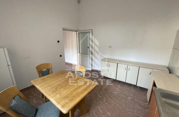 Spatiu pentru birouri, 4 camere, Zona Maria