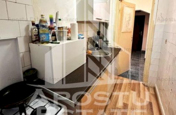 Apartament cu 3 camere, de vanzare, in zona Fortuna, Arad.