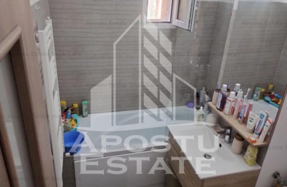 Apartament 3 camere, etaj intermediar, centrala proprie, zona Aradului