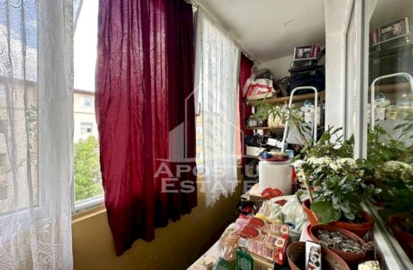 Apartament cu 3 camere, centrala proprie, zona Sagului