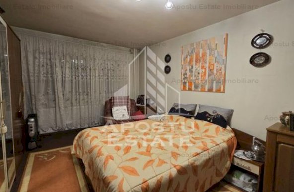 Apartament cu 3 camere si 2 bai, zona Aradului