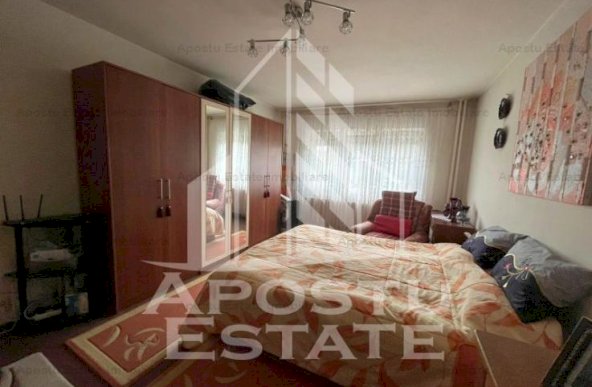 Apartament cu 3 camere si 2 bai, zona Aradului