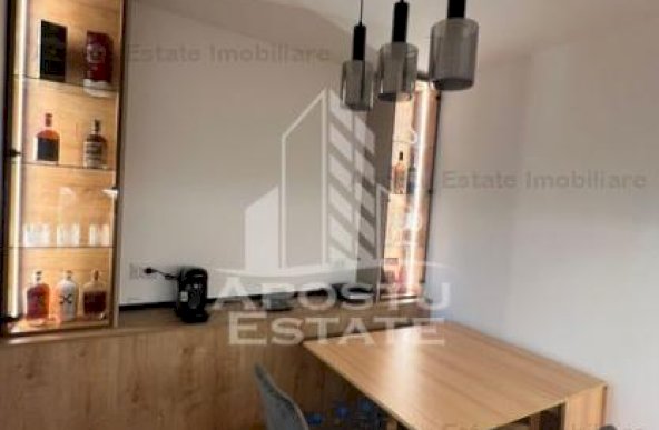 Apartament 3 camere si 2 bai, etaj 2, complet renovat, zona Aradului