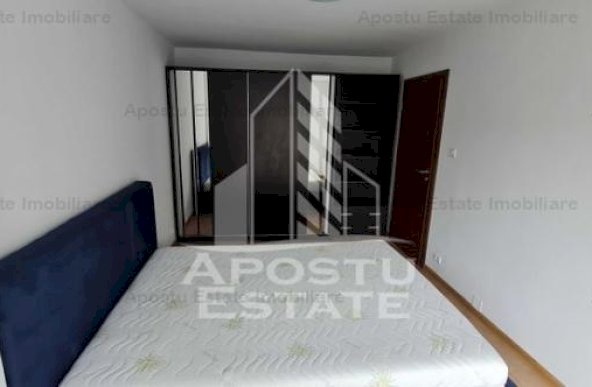 Apartament cu 3 camere, 2 bai, centrala proprie, in zona Soarelui