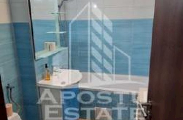 Apartament cu 3 camere, 2 bai, centrala proprie, in zona Soarelui